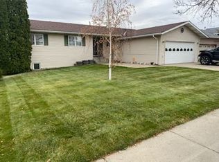 1602 6th Ave W, Williston, ND 58801