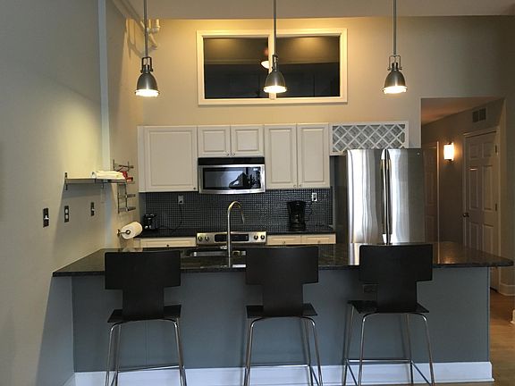 4th image of 101 West St
