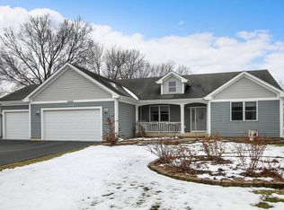 28788 N Madison Ave, Wauconda, IL 60084