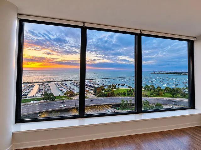 155 N Harbor Dr — Photo 4