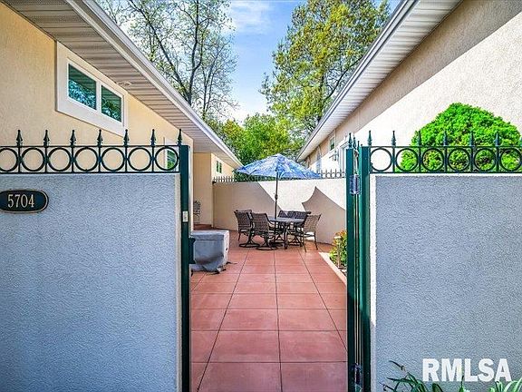 4th image of 5704 W Deer Park Dr
