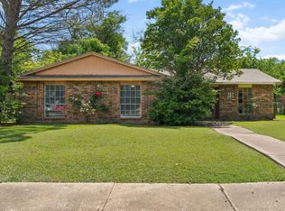 818 Quebec Dr, Garland, TX 75040