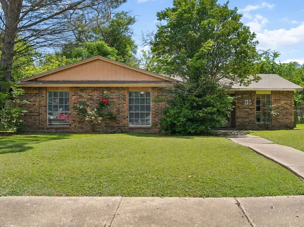 818 Quebec Dr, Garland, TX 75040