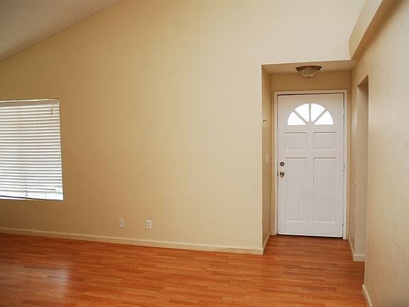 4th image of 36830 Haven Ct