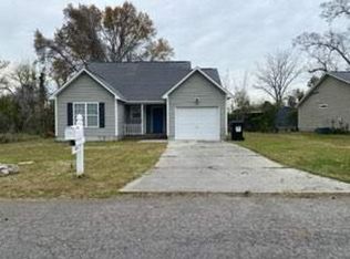 404 7th St, Maysville, NC 28555