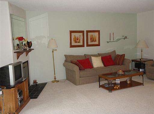 4th image of 530 Cliffs Dr APT 303C