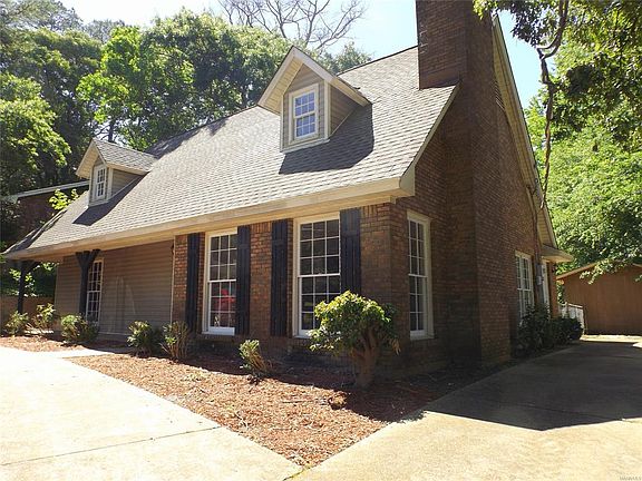 4th image of 3200 Little John Dr