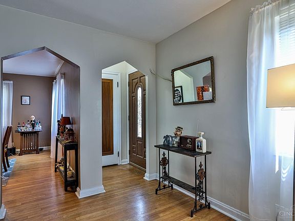 3rd image of 5542 Clearview Ave