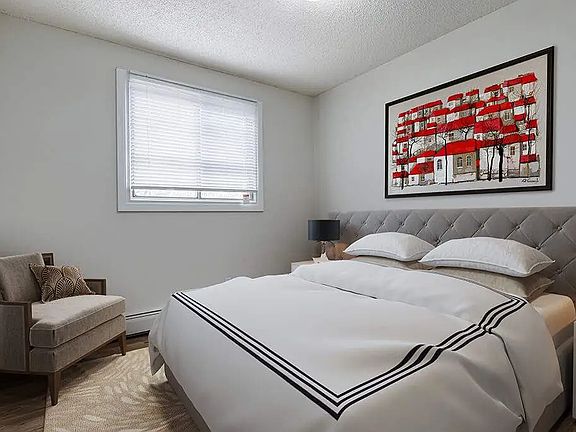 4th image of 74 Dumont Cres #500935