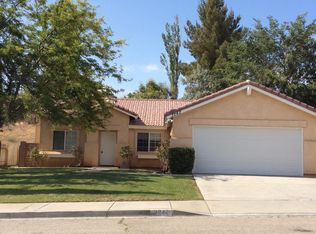 3242 Shale Rd, Palmdale, CA 93550