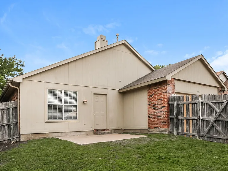 4326 Walsh Ln — Photo 16