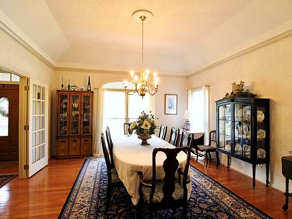 2nd image of 2532 Buena Vista Cir
