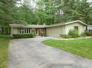 2125 Birchwood Ct, Traverse City, MI