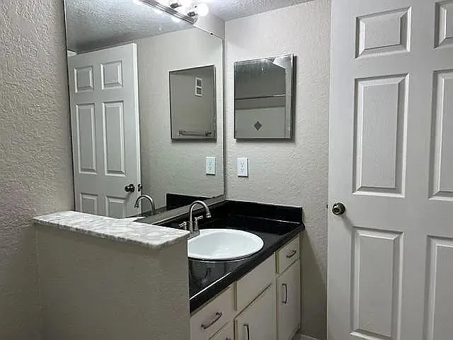 831 Camargo Way — Photo 17