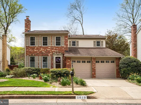 2610 Pine Knot Dr, Vienna, VA 22181
