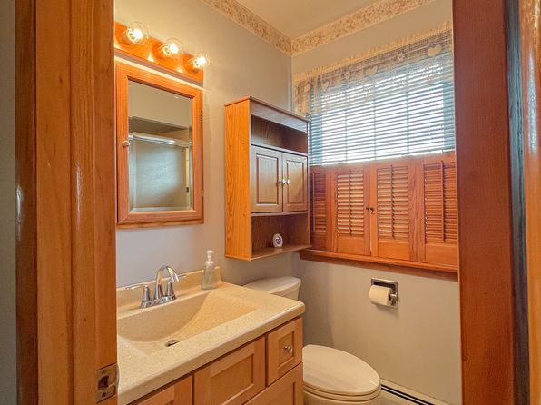 432 Miller St, Beecher, IL 60401