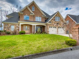 1752 Buckingham Ct, Kingsport, TN 37660