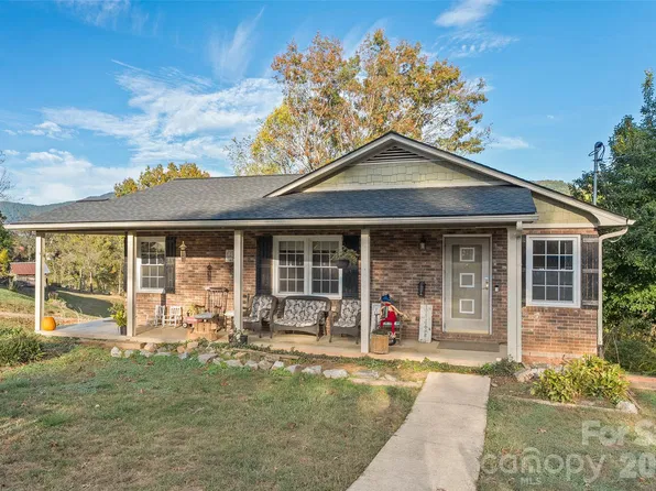 213 Oakmont Dr, Canton, NC 28716