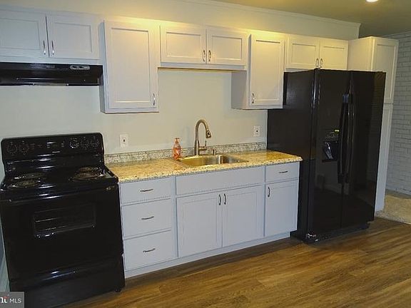 5th image of 34 Kenmar Dr