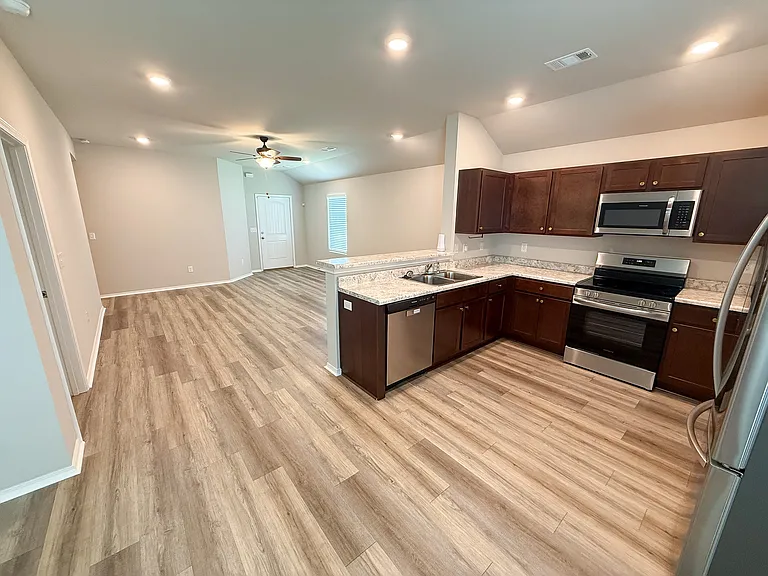 4805 Prospector Dr — Photo 5