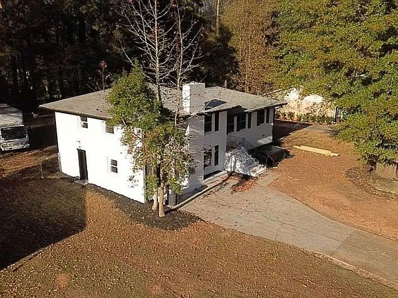 4th image of 4675 Lincoln Way SW