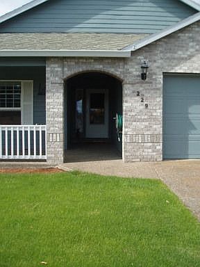 2nd image of 229 NE Wilcox St