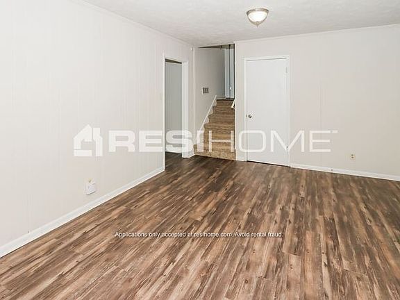 5th image of 1777 Hillview Ave