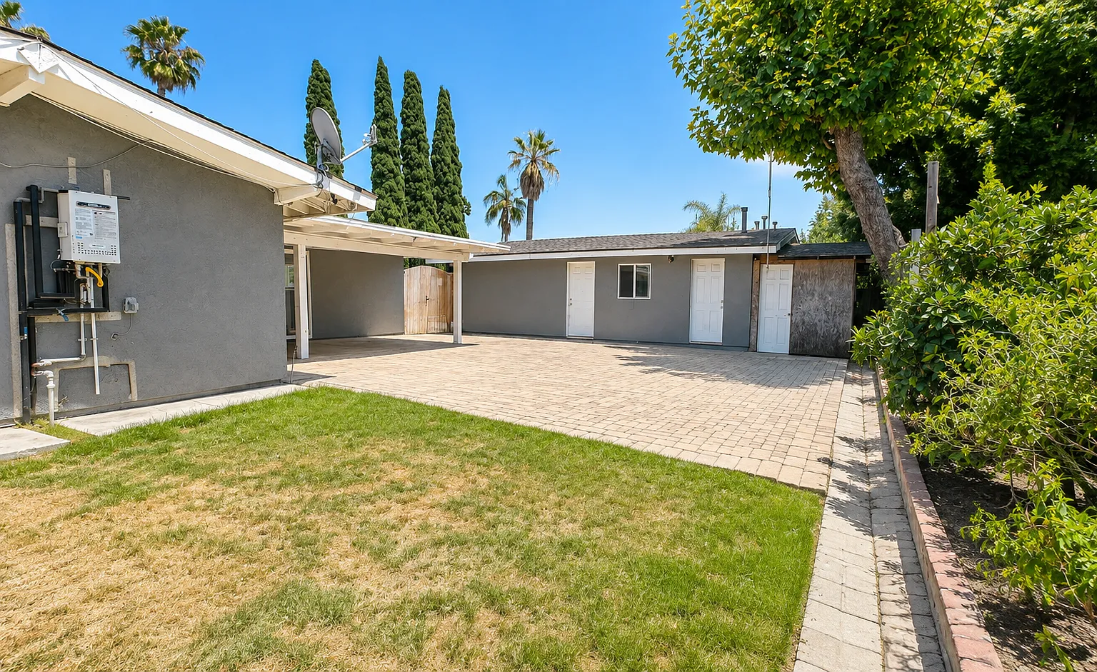 3 bed, 2.5 bath, 1231 sqft, $4,500 — Photo 4