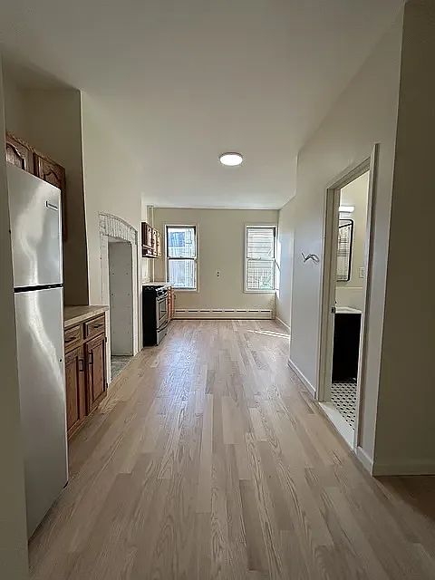 285 Manhattan Avenue — Photo 4