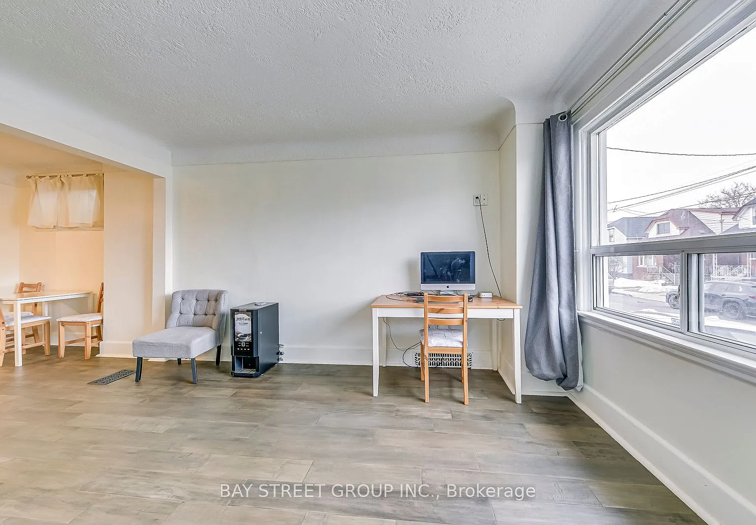 3 bed, $2,400 — Photo 3