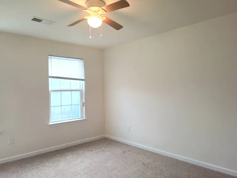 1309 Madison Ln — Photo 10