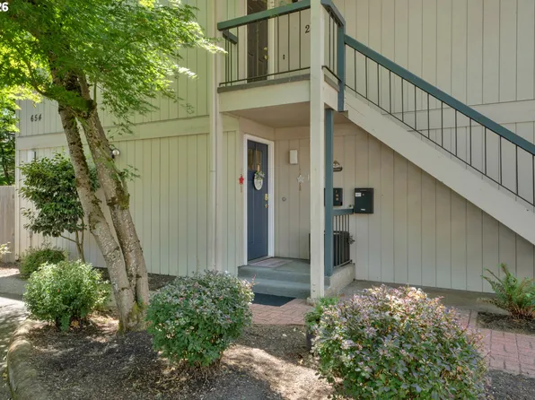 654 Cherry Dr APT 1, Eugene, OR 97401