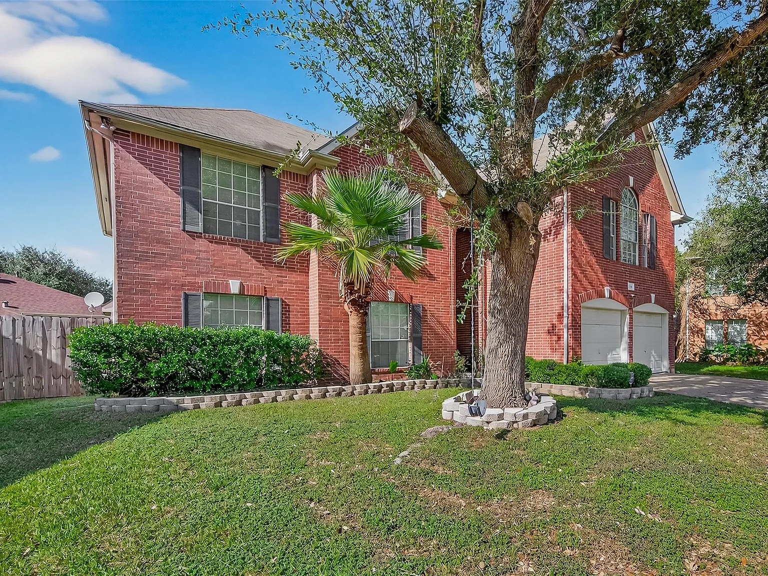 4 bed, 3.5 bath, 3318 sqft, $2,800 — Photo 4