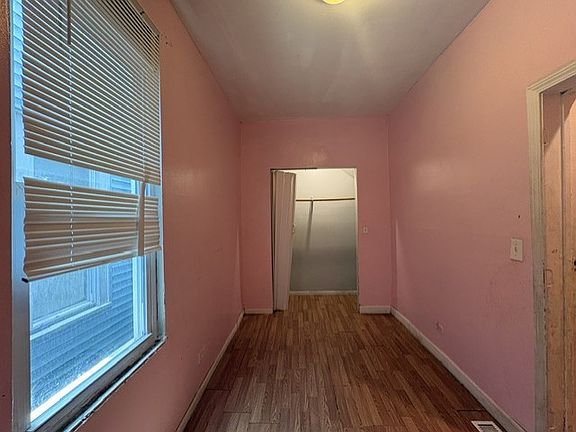 4th image of 8711 S Exchange Ave