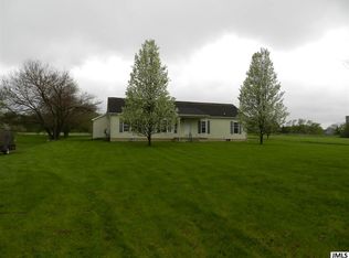 410 Woodstock St, Cement City, MI 49233