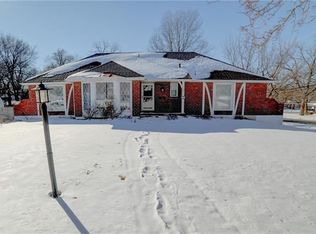 11901 E Mar Bec Trl, Independence, MO 64052