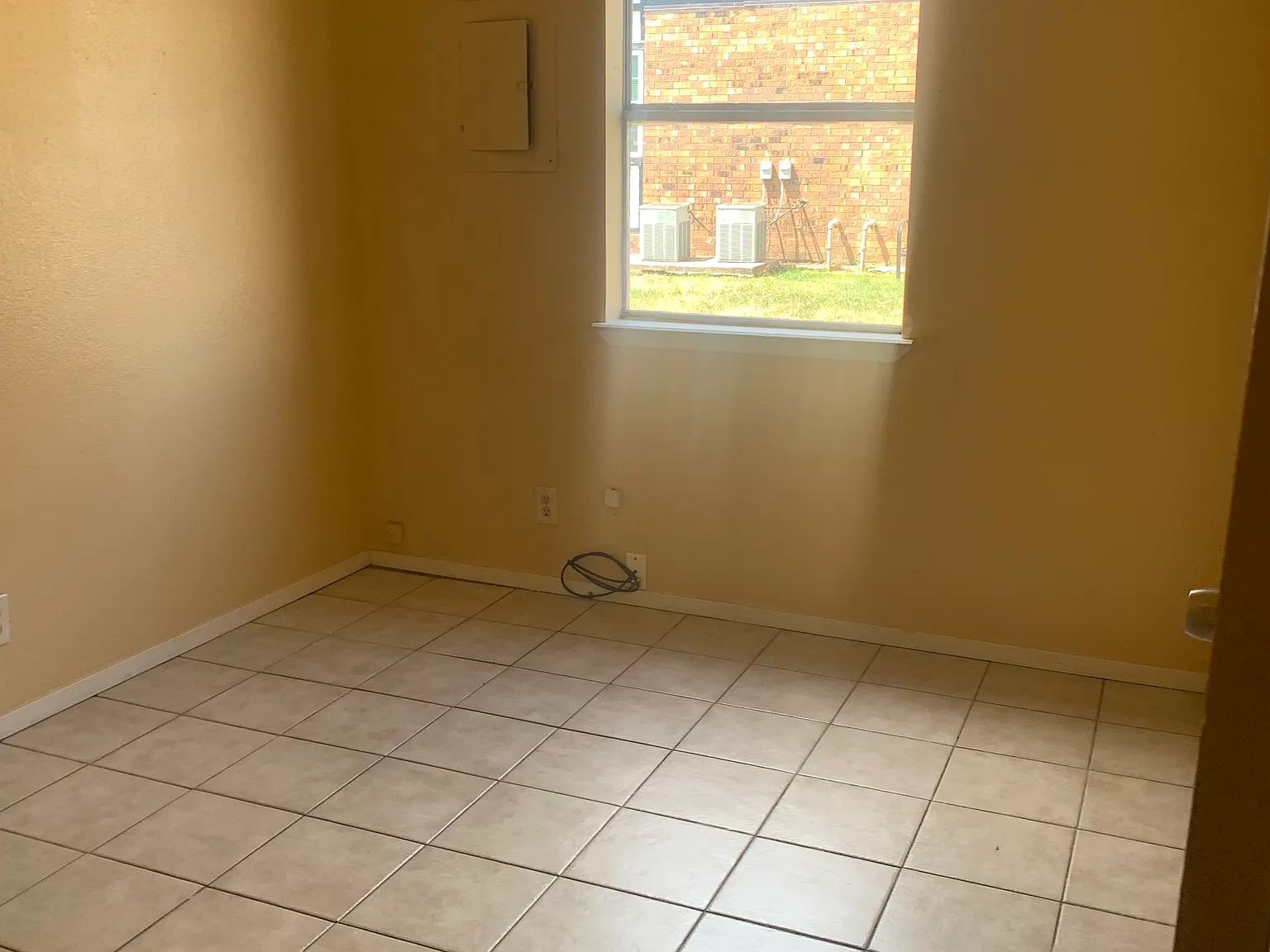 2 bed, 750 sqft, $750 — Photo 4