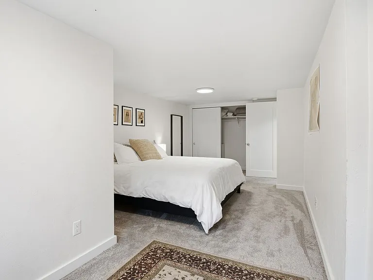 518 W 23rd Ave — Photo 15