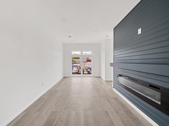 2nd image of 20 N Straight St #2