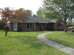 3213 Bromley Rd, Roanoke, VA 24018