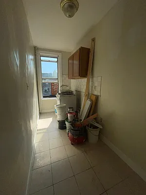 Rented by Safdie Realty Group | media 10