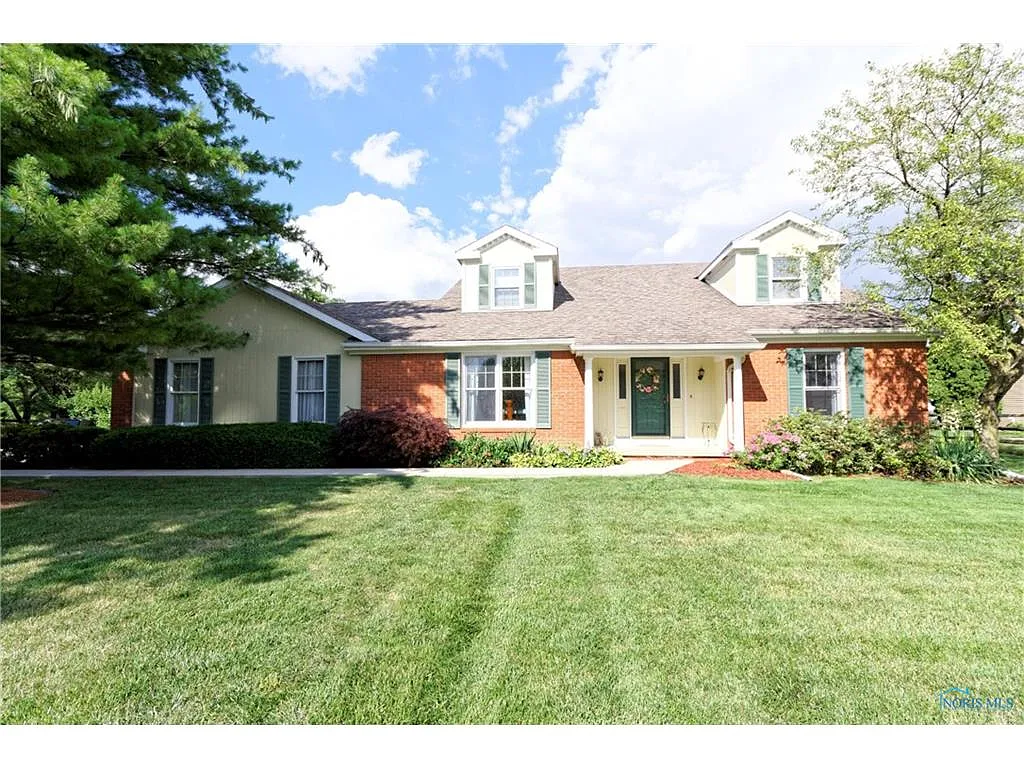 595 Carol Dr photo 1