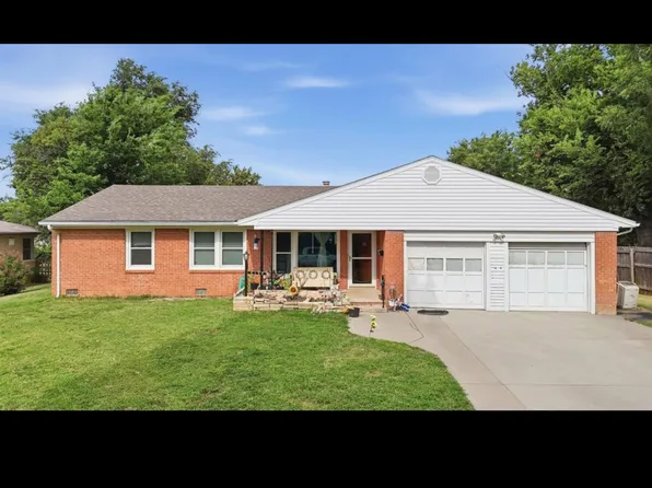2337 S Crestway St, Wichita, KS 67218
