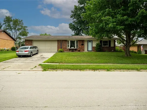 1038 Heathwood Dr, Englewood, OH 45322