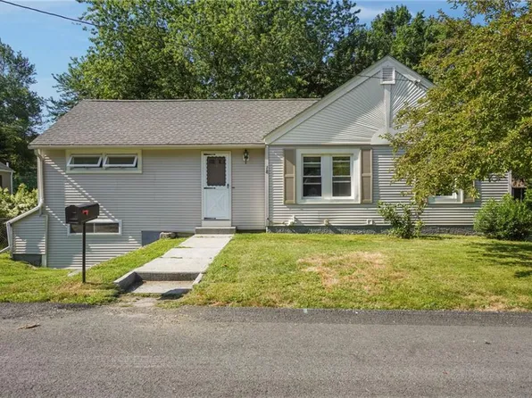 18 Lemis St, Coventry, RI 02816