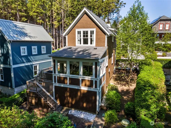 51 Button Lane, Pacific Beach, WA 98571