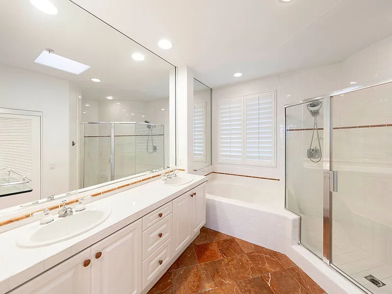 19 Lucania Dr — Photo 31