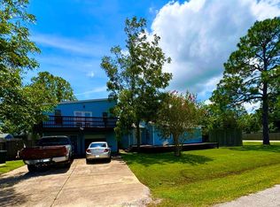 617 Oklahoma Ave, Bacliff, TX 77518