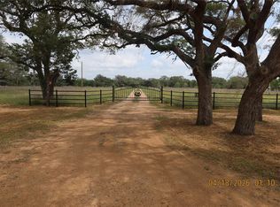 1052 Rail Head Rd, Columbus, TX 78934