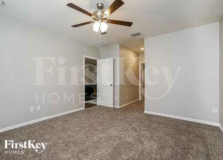 16736 Citrus Pkwy — Photo 9